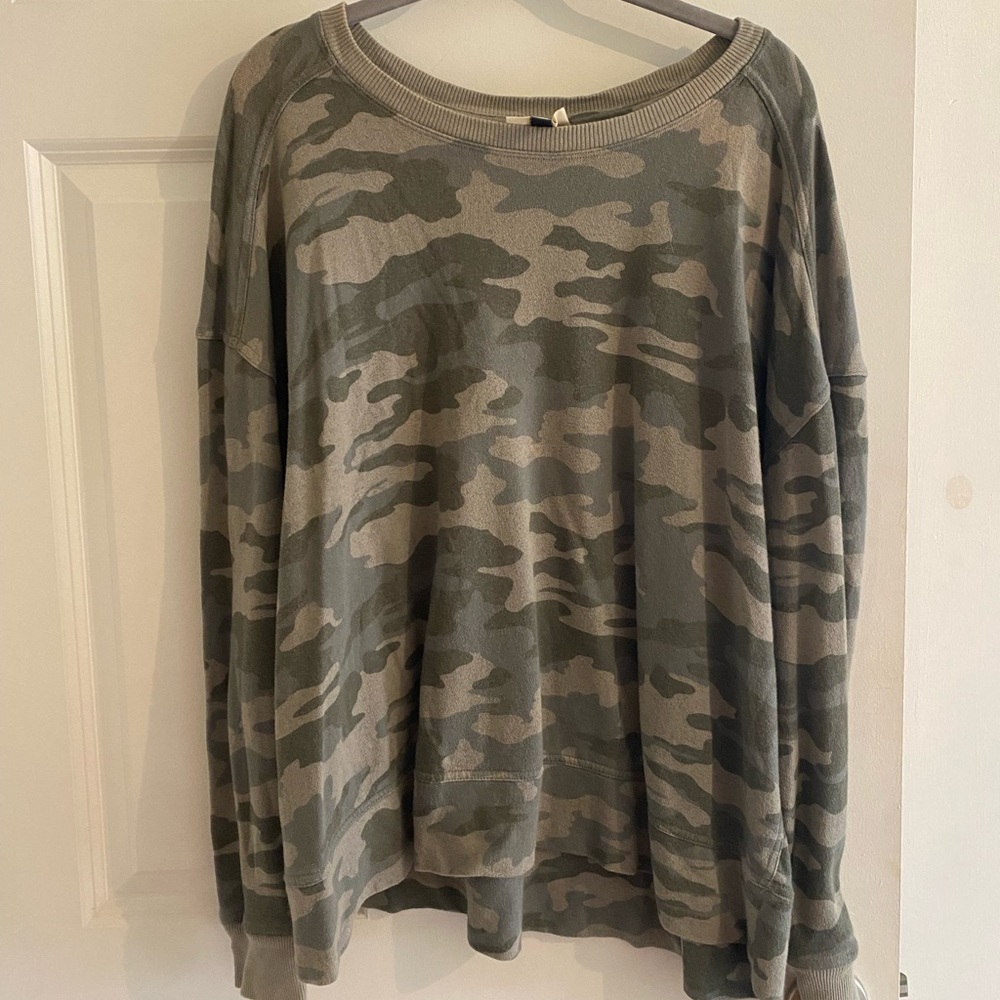 Universal Thread long sleeve - Picture 2 of 5